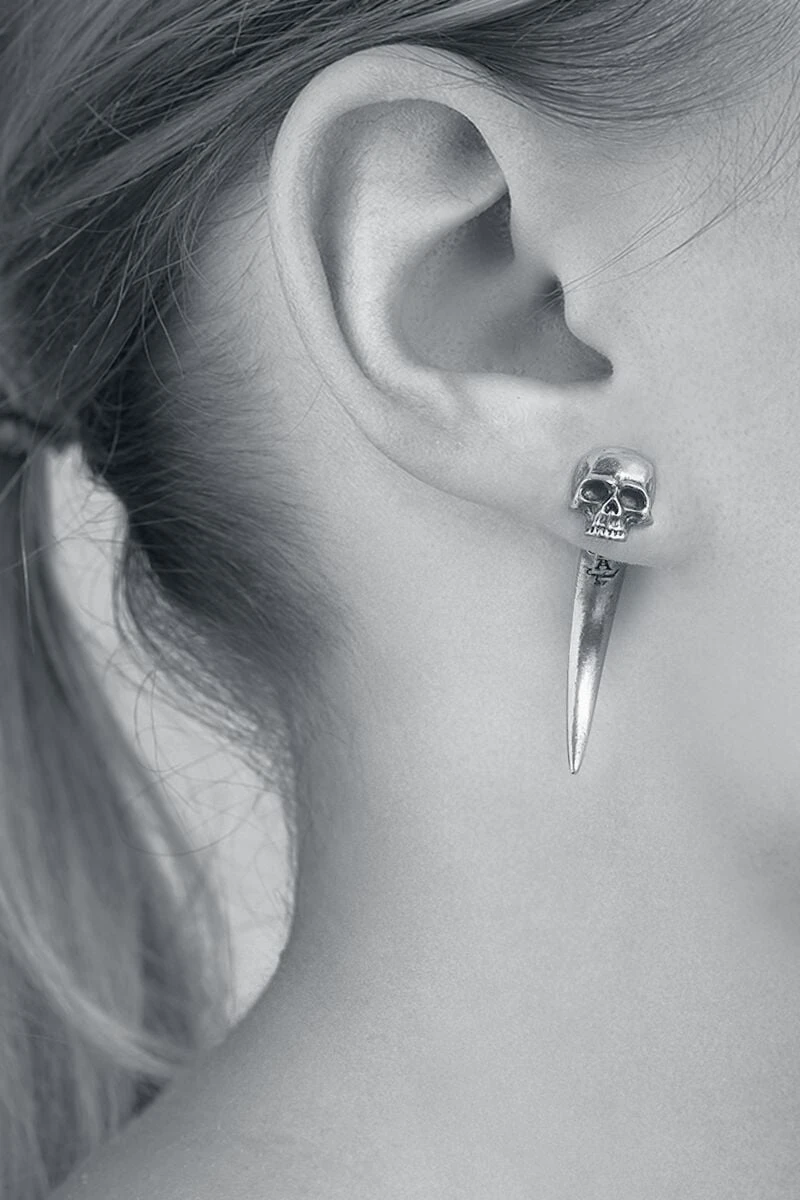 "Tomb Skull Horn" Ear Stud Silver-coloured By Alchemy Gothic 5 "Tomb Skull Horn" Ear Stud Silver-coloured By Alchemy Gothic - Image 3