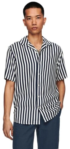 "ONSWAYNE LIFE SS VISCOSE SHIRT NOOS" Short-sleeved Shirt Blue-white By ONLY And SONS -Fashionable Men's Clothing Store 539621wa
